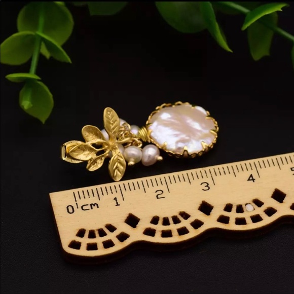 🔥Last One- Natural Freshwater Baroque Pearl Earrings - Picture 2 of 7